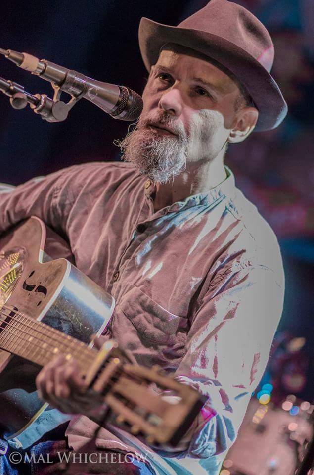 .facebook_1450123529220